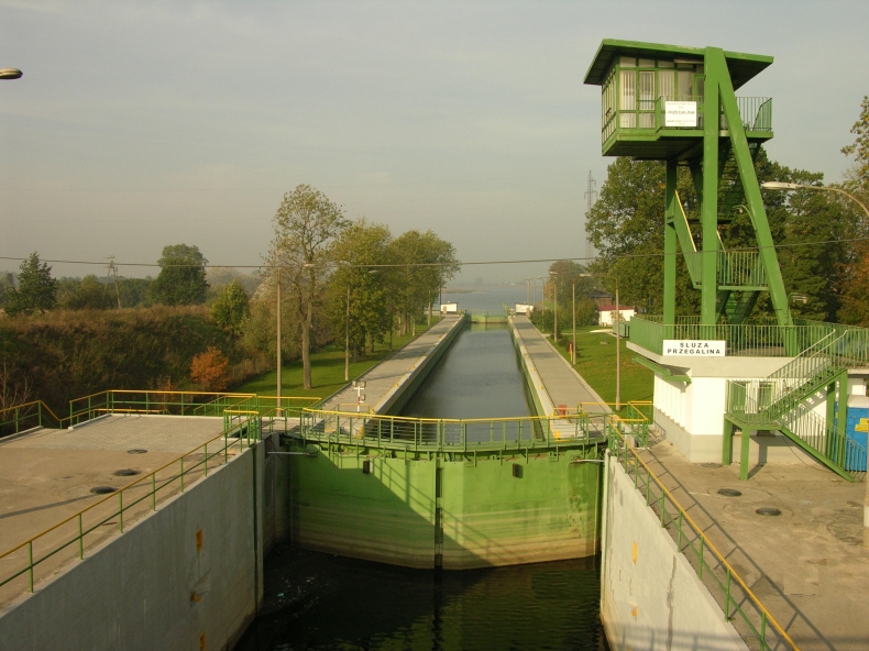 Informacja o planowanym zamknięciu śluzy w Przegalinie - GospodarkaMorska.pl