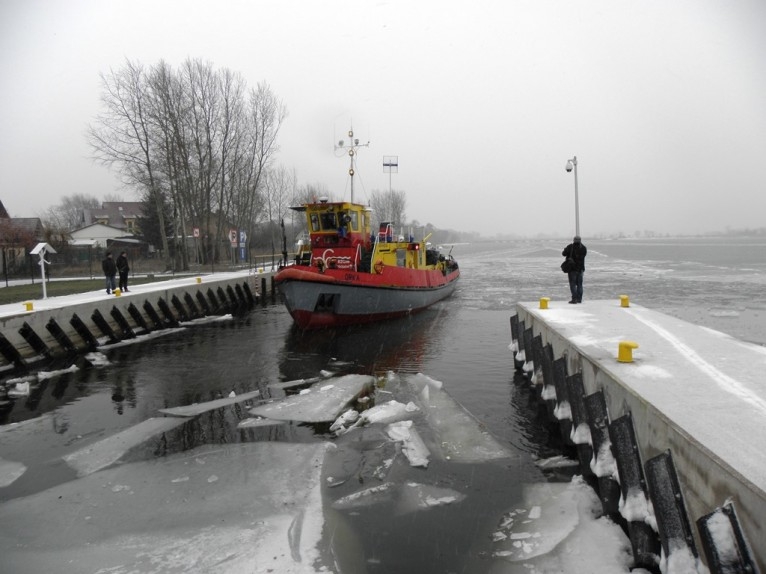Dwa nowe lodołamacze zabezpieczą wiślany Zbiornik Włocławski - GospodarkaMorska.pl