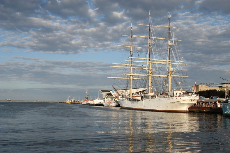 Ogłoszenie zwycięzcy Nagrody im. Kapitana Leszka Wiktorowicza - GospodarkaMorska.pl
