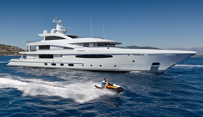 Superjacht w drodze z Gdyni do Holandii - GospodarkaMorska.pl