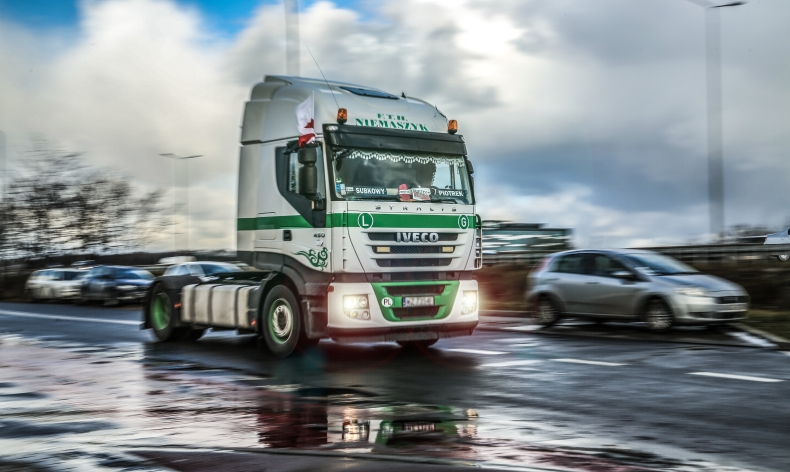 W gdańskim porcie powstał pierwszy płatny parking dla ciężarówek - GospodarkaMorska.pl