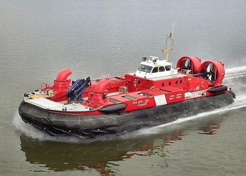 Ciekawostka z Kanady. Zobacz jak pracuje lodołamacz poduszkowiec (wideo) - GospodarkaMorska.pl