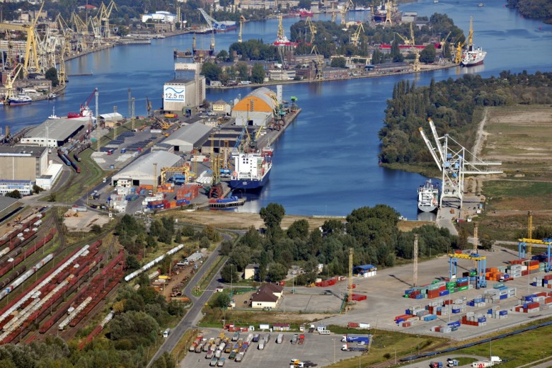 Zarząd Morskich Portów Szczecin i Świnoujście czeka na pogłębienie toru wodnego do 12,5 m - GospodarkaMorska.pl