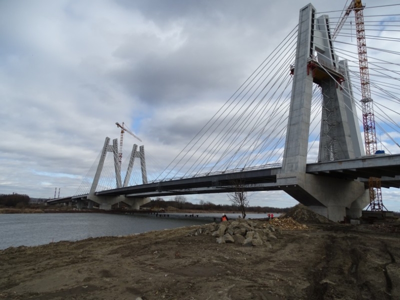 Najdłuższy most w Małopolsce na S7 połączył brzegi Wisły w Krakowie - GospodarkaMorska.pl