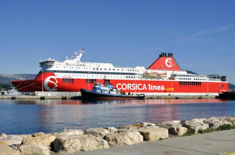 Prom Jean Nicoli uszkodzony po uderzeniu olbrzymiej fali - GospodarkaMorska.pl