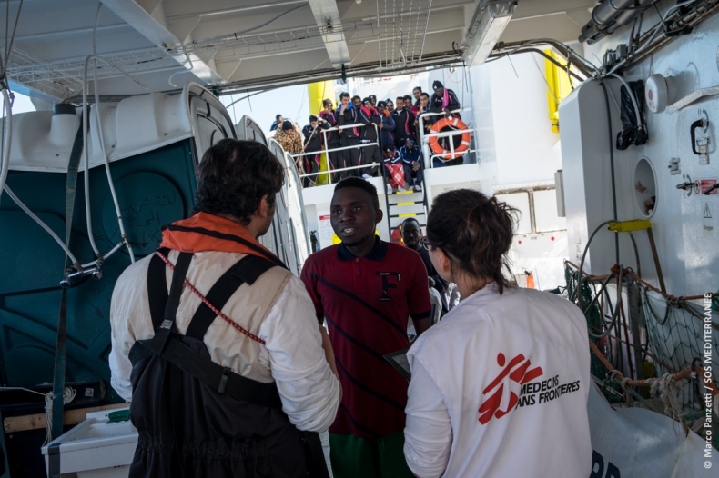 Rząd Włoch prognozuje napływ 250 tys. migrantów w tym roku - GospodarkaMorska.pl