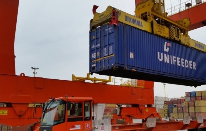 Nowy serwis Unifeeder do Gdańska - GospodarkaMorska.pl