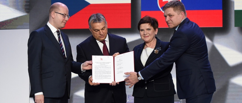 Premierzy Państw Grupy Wyszehradzkiej podpisali Deklarację Warszawską - GospodarkaMorska.pl