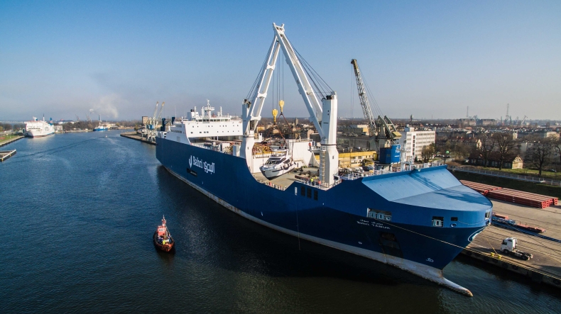 Luksusowy ładunek z Gdańska do Zjednoczonych Emiratów Arabskich - GospodarkaMorska.pl