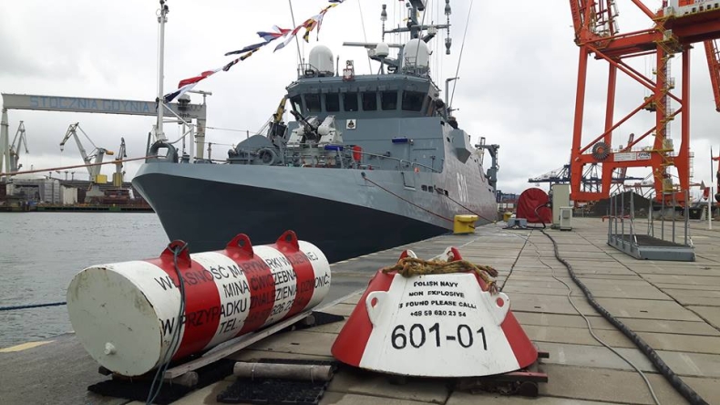 ORP „Kormoran” na święcie 13. Dywizjonu Trałowców (foto) - GospodarkaMorska.pl