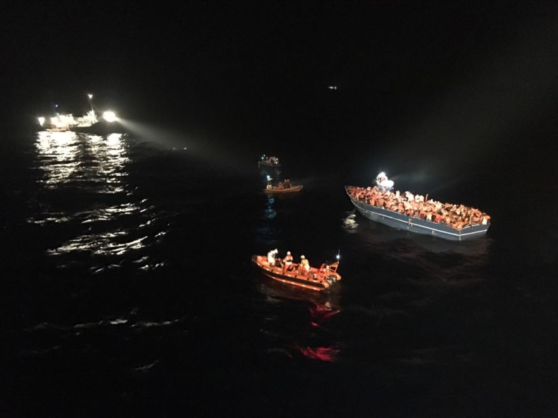 Ponad 8,5 tys. migrantów uratowano w ciągu weekendu na Morzu Śródziemnym - GospodarkaMorska.pl