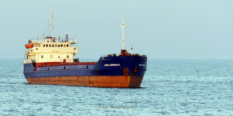 Zatonął statek z 12-osobową załogą, jedną osobę uratowano - GospodarkaMorska.pl