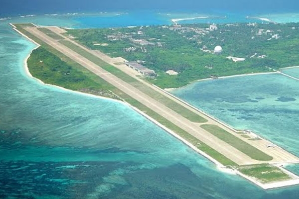 Filipiny: minister obrony odwiedził wyspę, do której zgłaszają pretensje Chiny - GospodarkaMorska.pl