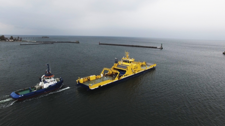 Hybrydowy prom ze stoczni Crist już na próbach morskich - GospodarkaMorska.pl