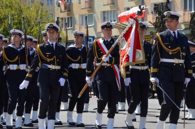 Dzień Flagi RP i Święto Konstytucji 3 Maja - GospodarkaMorska.pl