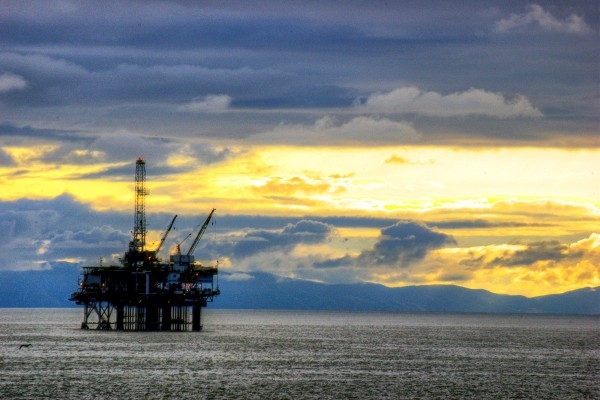 Trump podpisał dekret mający ułatwić wiercenia podmorskie - GospodarkaMorska.pl