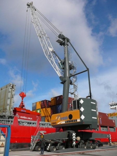 Euro Terminal w Świnoujściu z nowym dźwigiem - GospodarkaMorska.pl