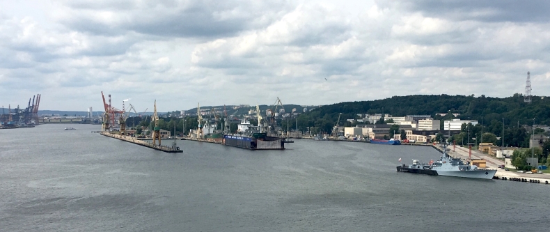Stocznia pogrąża port - GospodarkaMorska.pl
