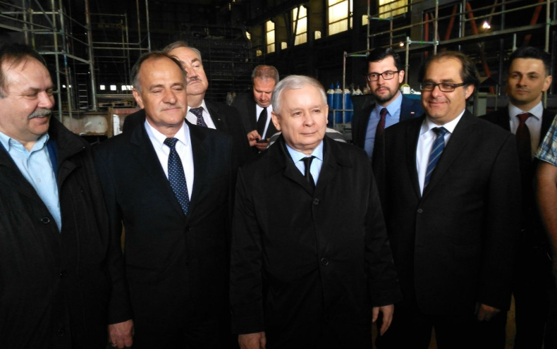 Szczecin. Jarosław Kaczyński, prezes PiS, w stoczni o odbudowie przemysłu - GospodarkaMorska.pl