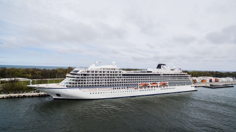 Do Gdańska zawinął jeden z największych wycieczkowców tego sezonu (foto, wideo) - GospodarkaMorska.pl