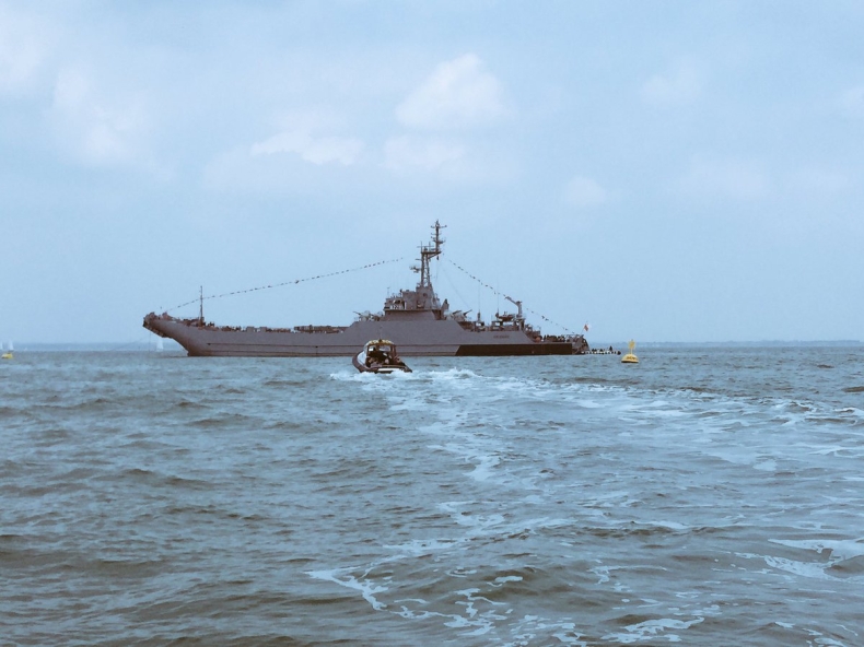 Wiceadmirał Zarychta: wdzięczność mieszkańcom Cowes za pamięć - GospodarkaMorska.pl