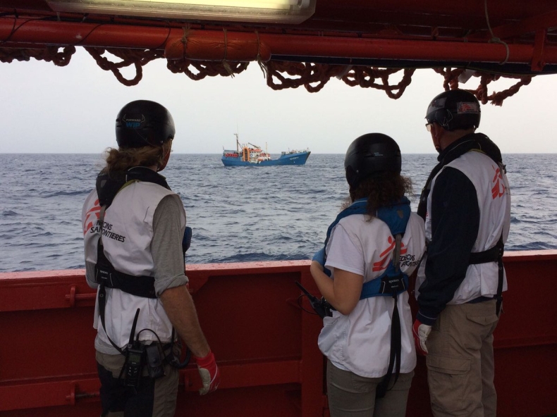 Kolejne tysiące migrantów uratowanych na Morzu Śródziemnym - GospodarkaMorska.pl