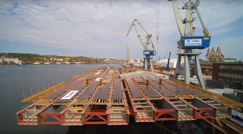 Most Cłowy płynie do Szczecina (wideo) - GospodarkaMorska.pl