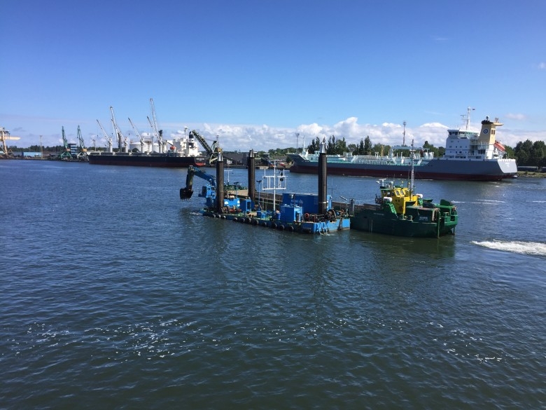 Poszukają niewybuchów na dnie toru wodnego Szczecin-Świnoujście - GospodarkaMorska.pl