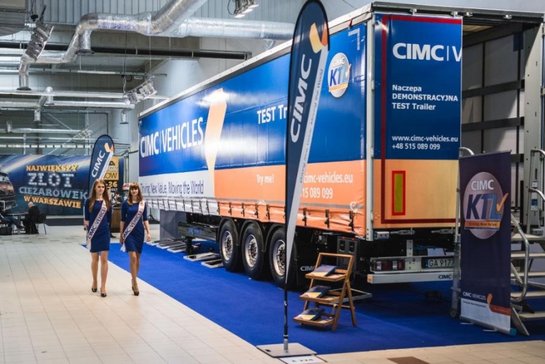 Polsko-chińska innowacyjność nagrodzona. Specjalna naczepa kurtynowa powstała w Gdyni - GospodarkaMorska.pl