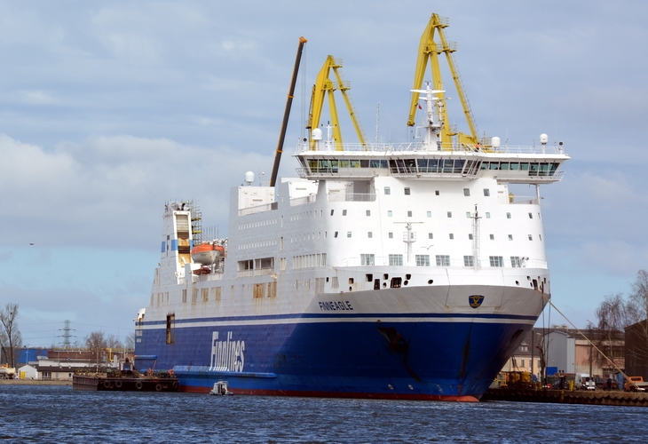 Tłok przy nabrzeżach. Remontowa nie może narzekać na brak pracy - GospodarkaMorska.pl