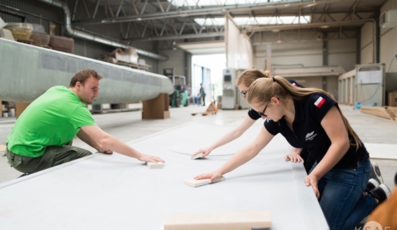 Studenci z AGH konstruują łódź solarną na zawody w Monako - GospodarkaMorska.pl