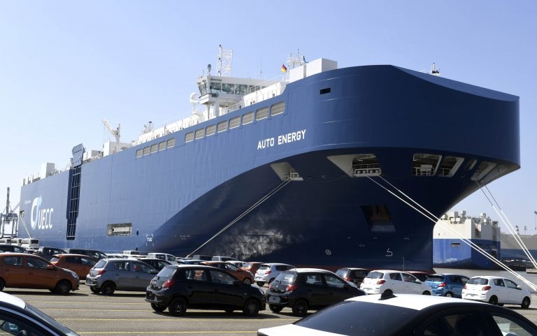 W niemieckim porcie zaprezentowano największy na świecie samochodowiec o napędzie LNG - GospodarkaMorska.pl