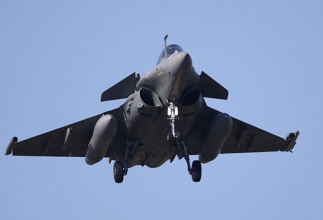 Samoloty bojowe Chin przechwyciły samolot USA nad Morzem Wschodniochińskim - GospodarkaMorska.pl