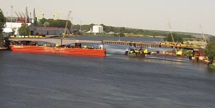 Rozpoczęła się operacja nasuwania drugiego przęsła Mostu Cłowego - GospodarkaMorska.pl