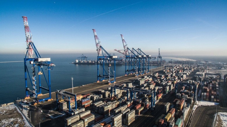 Porty będą mogły prowadzić działalność przeładunkową. Resort przygotował zmiany - GospodarkaMorska.pl