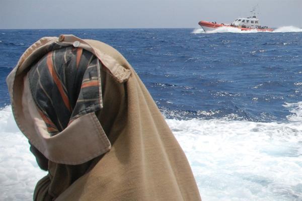 Około 2300 migrantów uratowano na Morzu Śródziemnym - GospodarkaMorska.pl