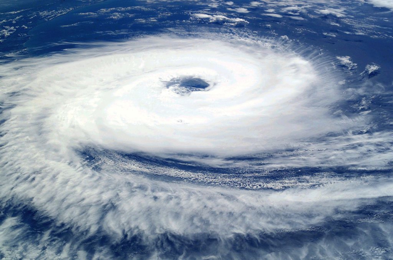 Potężny cyklon Mora zbliża się do wybrzeży Bangladeszu - GospodarkaMorska.pl