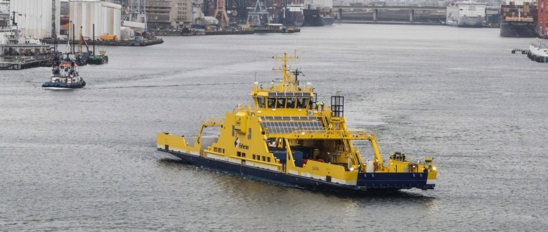 Chrzest P 310 ELEKTRA – nowoczesnego hybrydowego promu ze stoczni CRIST (wideo) - GospodarkaMorska.pl