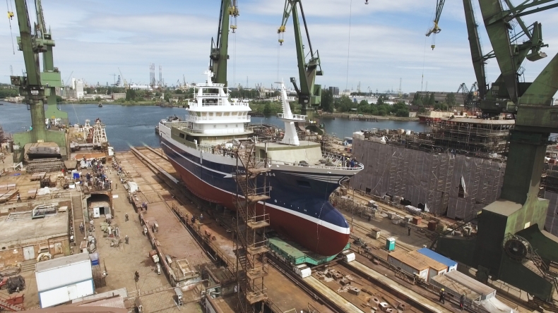 Trawler rybacki Rockall zwodowany w SR Nauta (foto, wideo) - GospodarkaMorska.pl