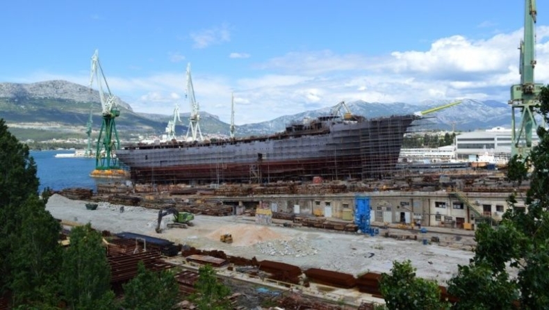 Zwodowano największy żaglowiec świata. Zaprojektował go Zygmunt Choreń (wideo) - GospodarkaMorska.pl