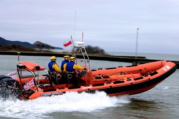 Akcja poszukiwania żeglarza na Zatoce Puckiej - GospodarkaMorska.pl