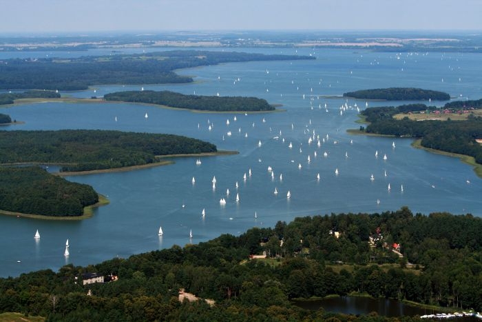 Otwarto drogę wodną Wielkich Jezior Mazurskich i rzeki Pisy - GospodarkaMorska.pl
