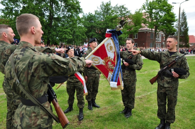 Przysięga wojskowa marynarzy w Dziwnowie - GospodarkaMorska.pl