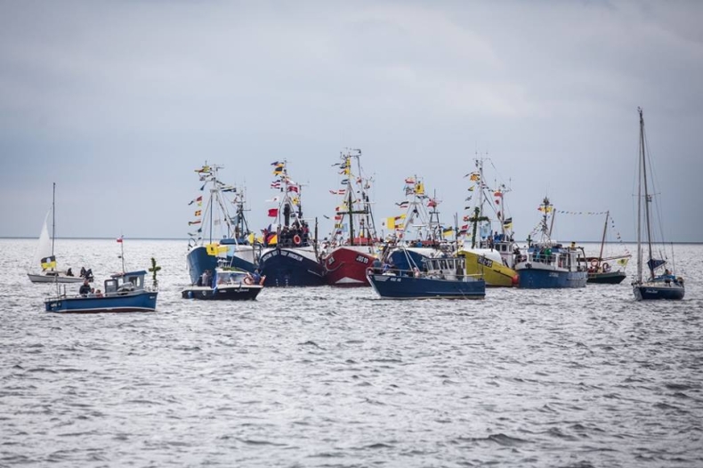 Morska Pielgrzymka Rybacka na wodach Zatoki Puckiej (foto) - GospodarkaMorska.pl