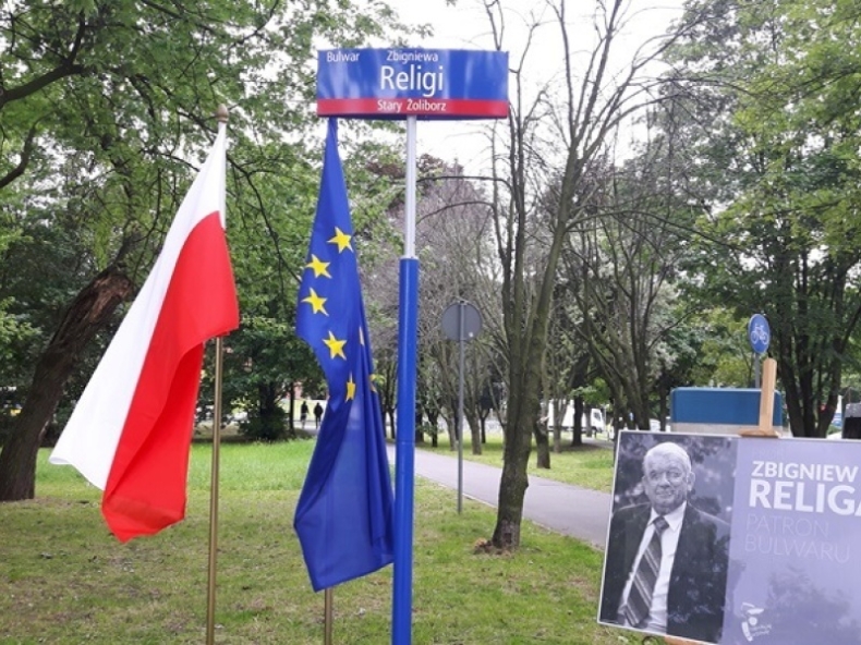 Warszawa: Fragment nadwiślańskich bulwarów nosi imię Zbigniewa Religi - GospodarkaMorska.pl
