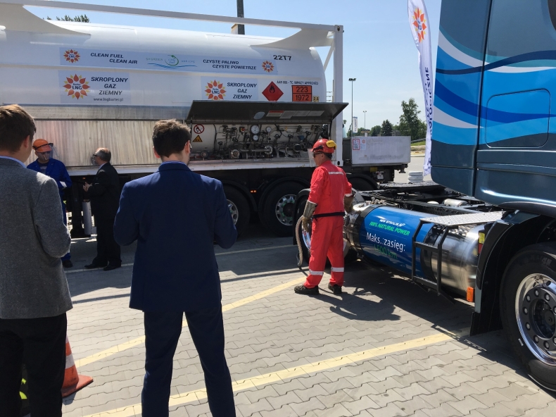 Testy LNG w transporcie ciężarowym - GospodarkaMorska.pl