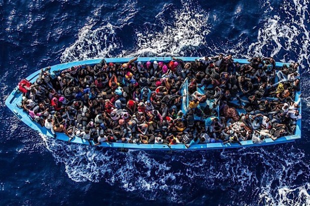 IOM: ponad 100 tys.migrantów przybyło od stycznia morzem do Europy - GospodarkaMorska.pl