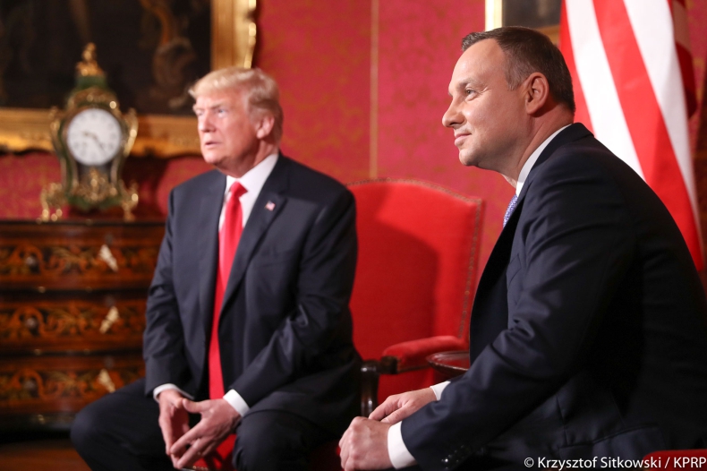 Trump: Ameryka jest gotowa pomóc Polsce i innym krajom w zdywersyfikowaniu dostawców energii - GospodarkaMorska.pl