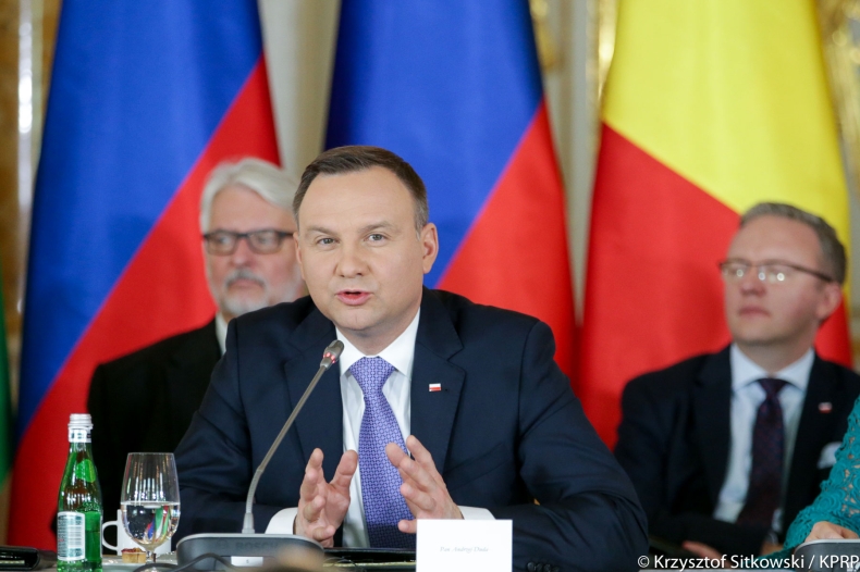 Prezydent Duda: chcemy, żeby nigdy nikt nie mógł zastosować szantażu gazowego wobec państw Trójmorza - GospodarkaMorska.pl