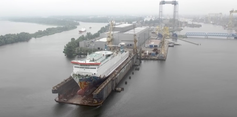 Cracovia w całej swojej okazałości w doku MSR Gryfia (wideo) - GospodarkaMorska.pl